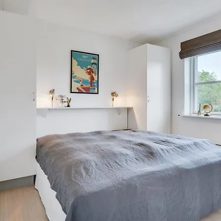 Sipi - 100m From The Sea By Interhome *